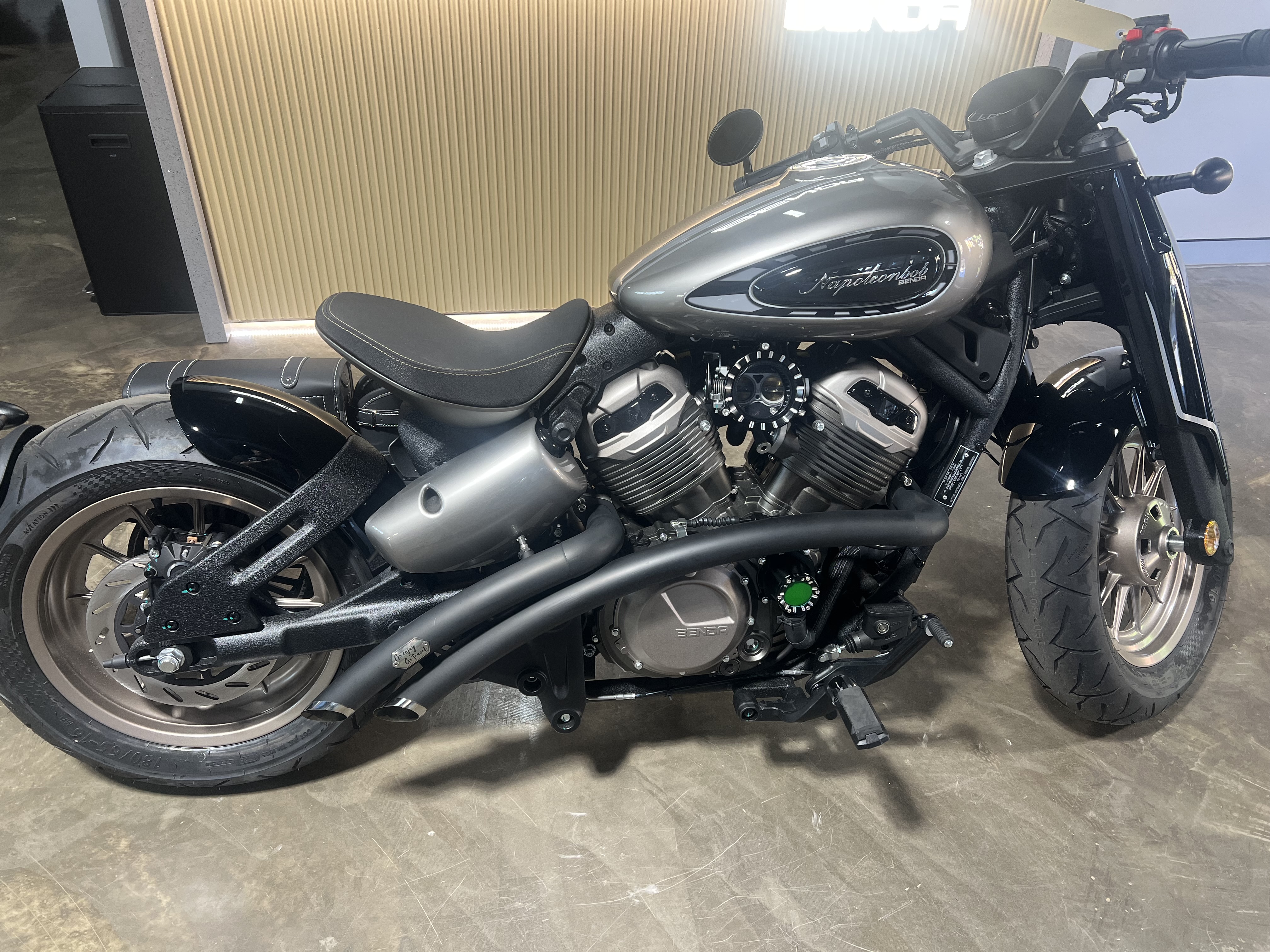 Motorbike Dual Outlet Slash Cut Straight Full Exhaust System